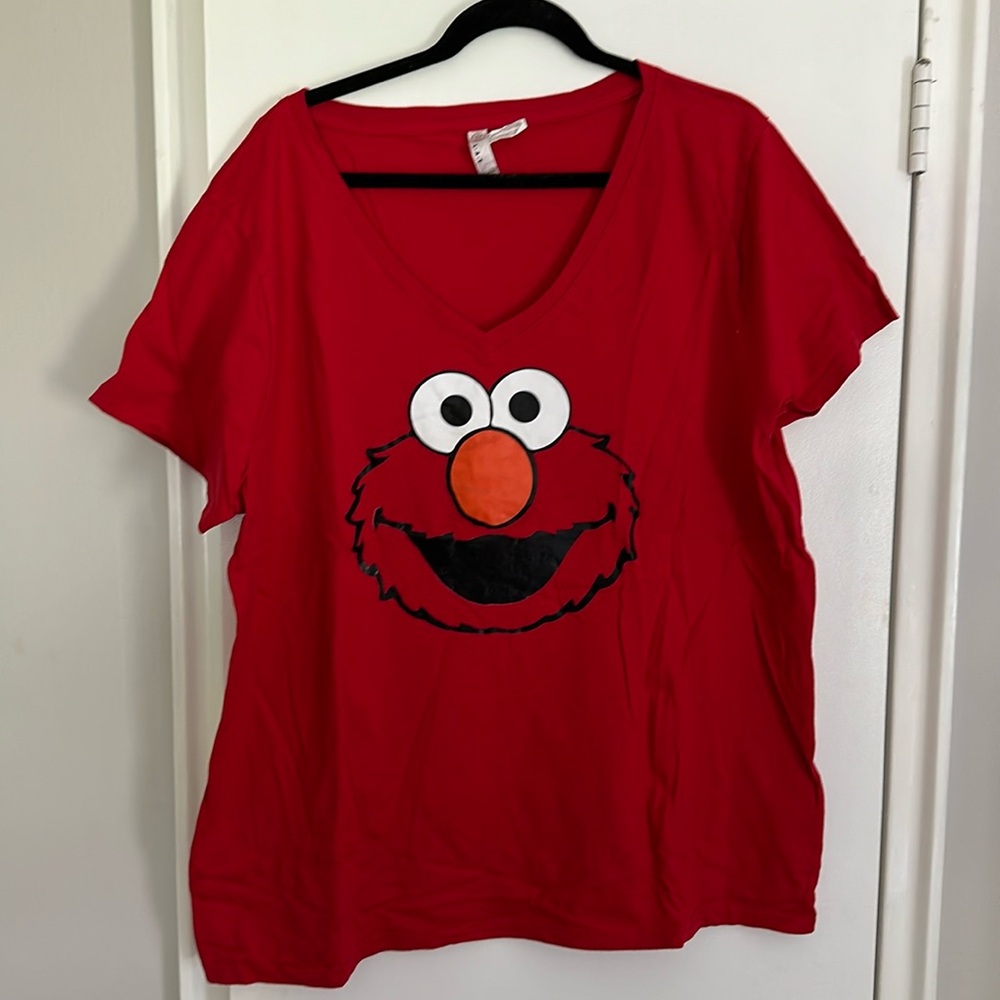 Women’s v neck Elmo tee